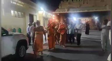 ಮೈಸೂರು: ಯೋಗಾನರಸಿಂಹಸ್ವಾಮಿ ದೇವಾಲಯದಲ್ಲಿ ಲಕ್ಷದೀಪೋತ್ಸವ ಸಂಭ್ರಮ