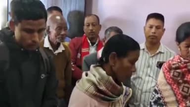 সোণাৰি: সোণাৰিত ৰাইজৰ সৈতে মত বিনিময় তথা ৰাইজৰ বিভিন্ন সমস্যাৰ বুজ ল'লে সোণাৰি সমষ্টিৰ বিধায়ক ধৰ্মেশ্বৰ কোঁৱৰে