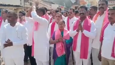 జుక్కల్: మద్నూర్ లో రౌత్వార్ ఈశ్వరమ్మ ను గెలిపించాలని, ర్యాలీలో పాల్గొన్న మాజీ ఎమ్మెల్యే హన్మంత్ షిండే