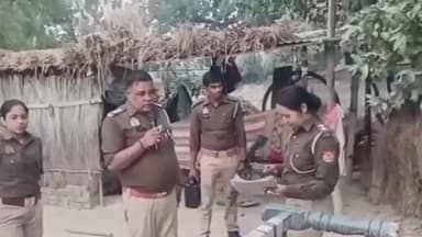 प्रतापगढ़: लाखीपुर बुझावा गांव में पुलिस ने शातिर बदमाश के घर डुगडुगी बजाकर कराई मुनादी