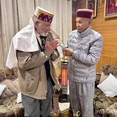 बमसन: प्रो. प्रेम कुमार धूमल से प्रसिद्ध साहित्यकार यशपाल के पुत्र आनंद यशपाल की हुई भेंट