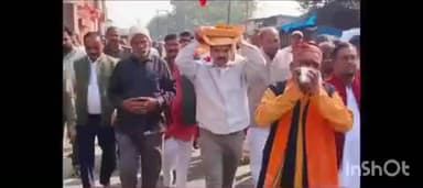 गोला गोकरणनाथ: गोला नगर के छोटी काशी में स्थित हनुमान मंदिर में द्वादश वार्षिक उत्सव की शुरुआत