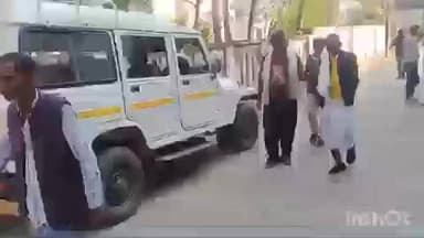 कैसरगंज: चक पिहानी के पास ट्रैक्टर-ट्राली और मोटरसाइकिल में भीषण टक्कर, हादसे में एक की मौत और एक घायल