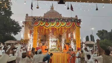 नेवासा: देवगडच्या श्रीदत्त जन्म सोहळ्याने डोळ्याचे पारणे फेडले