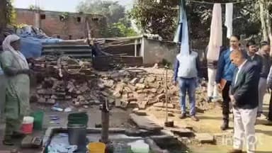 रॉबर्ट्सगंज: डीएम और सीडीओ ने मारकुंडी गांव में पहुंचकर एसआईआर के कार्य और सरकारी योजनाओं की की समीक्षा