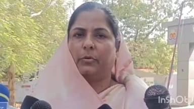 रॉबर्ट्सगंज: मुसहीं गांव में दो पक्षों के बीच हुई मारपीट के मामले में पूर्व चेयरमैन निशा सिंह ने एसपी से मुलाकात कर सुरक्षा मांगी