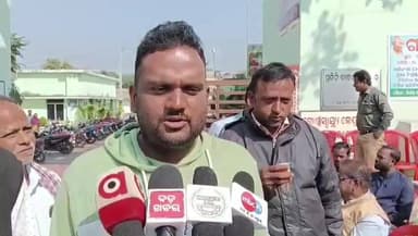 ତିର୍ତ୍ତୋଲ: ମଣିଜଙ୍ଗା ଗୋଷ୍ଠୀସ୍ୱାସ୍ଥ୍ୟ କେନ୍ଦ୍ର ରେ ବିପର୍ଯ୍ୟସ୍ତ ସ୍ଵାସ୍ଥ୍ୟ ସେବା ପାଇଁ ଗଣ ଧାରଣା, ପରେ ଉକ୍ତ ସ୍ଥାନରେ ମତ ରଖିଲେ ଧାରଣା କାରୀ