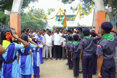 కనిగిరి: పెద్ద చెర్లోపల్లి జెడ్పి ఉన్నత పాఠశాలలో మెగా పేరెంట్స్ అండ్ టీచర్స్ సమావేశంలో పాల్గొన్న ఎమ్మెల్యే ఉగ్ర నరసింహ రెడ్డి