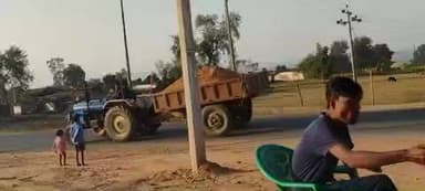 एसडीएम तहसीलदार इसमें कोई ध्यान नहीं दे रहे है यही तो है सरकार का नियम घूसखोरी और भ्रष्टाचारी 👍🏼