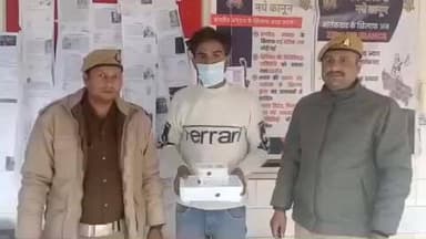 हापुड़: थाना हापुड़ नगर पुलिस ने थाना क्षेत्र में हुई दो चोरी की घटनाओं का अनावरण करते हुए एक हिस्ट्रीशीटर अपराधी को पकड़ा