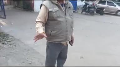 शामली: शामली के हनुमान रोड पर एटीएम में कहासुनी के बाद 2 लोगों ने रेलवे रोड निवासी व्यक्ति पर किया हमला