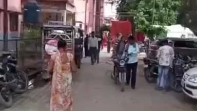 कायमगंज: कस्बा नवाबगंज निवासी युवक बंदरों के हमले से छत से गिरकर घायल, अस्पताल में कराया गया