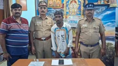 காட்பாடி: காட்பாடி ரயில் நிலையத்தில் ரயில்வே ஊழியரிடம் செல்போன் திருடியவர் கைது