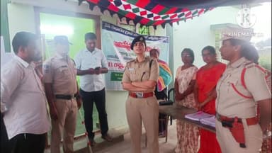 వైరా: ఏన్కూర్ పోలీస్ స్టేషన్ పరిధిలోని నామినేషన్ స్వీకరణ కేంద్రాలను సందర్శించిన కల్లూరు ఏసీపీ వసుంధర యాదవ్