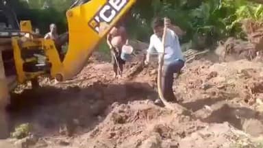 କୁଜଙ୍ଗ: କୁଜଙ୍ଗ ତାଳଦଣ୍ଡା ଅଞ୍ଚଳ ର ଗୌରୀପଡ଼ା ଗ୍ରାମର ଜଣେ ବ୍ୟକ୍ତି ବାଡ଼ି ରୁ ବିଷାକ୍ତ 6 ଫୁଟ ନାଗ ସାପ ଉଦ୍ଧାର କଲେ ବିଶିଷ୍ଟ ସାପ ଧରାଳି ପ୍ରଭାତ ବ