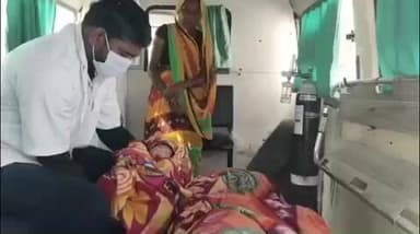 चकिया: चकिया में एम्बुलेंस में महिला ने दिया शिशु को जन्म, एम्बुलेंस कर्मियों ने कराया सुरक्षित प्रसव, बना चर्चा का विषय