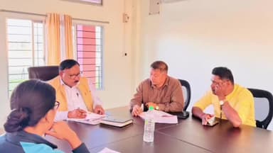 সোণাৰি: মাহমৰাত চি এম কপ ফুটবল খেলৰ সম্পৰ্কত এক গুৰুত্বপূর্ণ বৈঠকত অংশগ্ৰহণ কৰিলে কেবিনেট মন্ত্ৰী যোগেন মহনে