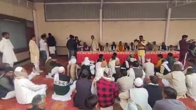 बुढ़ाना: कस्बे की कांधला रोड पर जोगी घुमंतु समाज अभियान रैली के लिए नुक्कड़ सभा कर कैप्टन सुभाष चंद्र जोगी ने लोगों को दी जानकारी