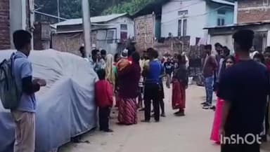 দিছপুৰ: নুনমাটিৰ নিজৰাপাৰত এহাল দম্পত্তিক লাইটৰ পোষ্টত বান্ধি নিৰ্মম প্ৰহাৰ কৰাৰ অভিযোগত আৰক্ষীয়ে আজি দুজন অভিযুক্তক গ্ৰেপ্তাৰ