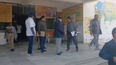 सिकंदरा: हवासपुर सीएचसी के निरीक्षण पर पहुंचे सीएमओ, आशा कार्यकर्ताओं के साथ बैठक कर व्यवस्थाओं की समीक्षा के दिए निर्देश