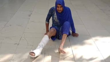 झुंझुनूं: लग्जरी कारो में आग लगाने वाला महिला के कपड़ों में मिला , पहाड़ों में छिपकर बैठा था, पत्नी से मिलने बाहर निकला ...