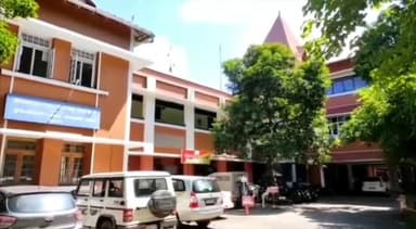 കണ്ണൂർ: പൊതു സ്ഥലങ്ങളിൽ സ്ഥാപിച്ച ബോർഡുകൾ നീക്കണമെന്ന് ജില്ലാ കളക്ടർ കളക്ടറേറ്റിൽ അറിയിച്ചു
