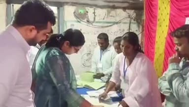 ముధోల్: గ్రామ పంచాయతీ ఎన్నికల నామినేషన్ల ప్రక్రియ ప్రశాంత వాతావరణంలో కొనసాగుతోంది: జిల్లా కలెక్టర్ అభిలాష అభినవ్