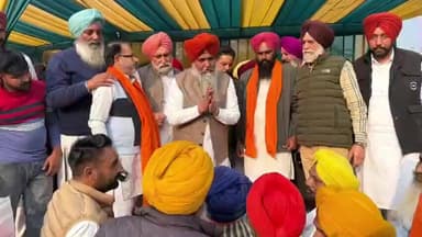 ਤਰਨਤਾਰਨ: ਵਿਧਾਇਕ ਸਰਵਣ ਸਿੰਘ ਧੁੰਨ ਨੇ ਜ਼ਿਲਾ ਪਰਿਸ਼ਦ ਅਤੇ ਬਲਾਕ ਸੰਮਤੀ ਚੋਣਾਂ ਸੰਬੰਧਿਤ ਵਿਚ ਆਈਸ ਲੈਂਡ ਪੈਲਸ, ਸੁਰਸਿੰਘ ਵਿਖੇ ਵਿਸ਼ਾਲ ਮੀਟਿੰਗ ਕੀਤੀ