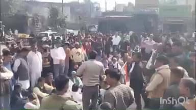 सादाबाद: गढ़ी हररूप के सिपाही की मौत के बाद परिजनों का धरना दूसरे दिन भी जारी, डॉ. व मेडिकल वालों ने धरने के विरोध में की हड़ताल