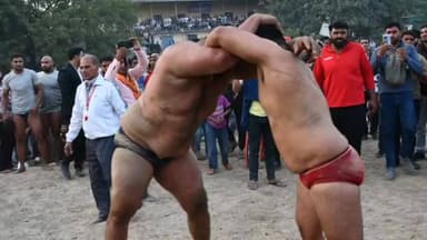 मथुरा: नगर निगम मथुरा द्वारा कराया गया पहला विशाल कुश्ती दंगल ऐतिहासिक सफलता के साथ संपन्न 300 मुकाबलों ने बांधा समां