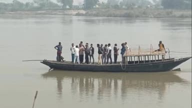 কেতুগ্রাম ২: দীর্ঘ সময় পেরিয়ে গেলেও কেতুগ্রামের ভাগীরথীতে তলিয়ে যাওয়া ব্যক্তির এখনও নিখোঁজ রয়েছে, উৎকণ্ঠায় তার পরিবার পরিজনেরা