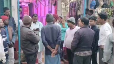 टनकुप्पा: करियादपुर में अतिक्रमण के बढ़ते मामलों पर स्थानीय नेता नंदलाल मांझी ने दुकानदारों से की मुलाकात