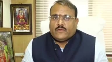 देपालपुर: बेटे के लिए ज़मीन तलाश रहे कमलनाथ, BJP ज़िला अध्यक्ष सुमित मिश्रा ने डिनर पॉलिटिक्स पर कसा तंज