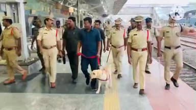 మంచిర్యాల: మంచిర్యాల పట్టణంలోని పలు ఏరియాలలో డాగ్ స్క్వాడ్తో విస్తృత తనిఖీలు