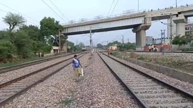 छाता: कोसीकला रेलवे ट्रैक पर मिला अज्ञात युवक का शव, मृतक की पहचान नहीं हो सकी, पुलिस जुटी जांच में