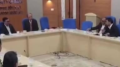 देपालपुर: इंदौर नगर निगम से सटी 8 पंचायतों में चलेगा स्वच्छता अभियान, संभागायुक्त ने बनाई योजना