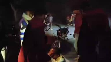 खड्डा: छितौनी में गन्ना लदी ट्रैक्टर-ट्राली की टक्कर से बाइक सवार की मौत, एक गंभीर घायल का इलाज जारी