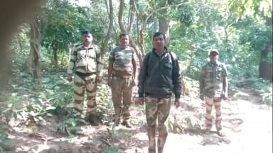 ହରିଚନ୍ଦନପୁର: ଦୈତାରି ଜଙ୍ଗଲରୁ ଜଣେ ବ୍ଯକ୍ତିଙ୍କ ନଗ୍ନ ମ୍ରୁତ ଦେହ ଉଦ୍ଧାର , ମ୍ରୁତ୍ଯୁର କାରଣ ଅସ୍ପଷ୍ଠ , ତଦନ୍ତ ପରେ ମୃତ୍ୟୁର କାରଣ ଜଣାପଡ଼ିବ