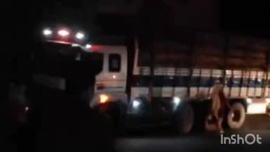 താമരശ്ശേരി: താമരശ്ശേരി ചുരത്തിൽ ക്രെയിൻ മറിഞ്ഞും ലോറിയുടെ ടയർ പൊട്ടിയും ഗതാഗത തടസ്സം