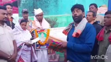 ନବରଙ୍ଗପୁର ପୋଲିସ ଷ୍ଟେସନ: ଭେଣ୍ଡିଗୁଡାରେ ମୃତ ଡ୍ରାଇଭର ଙ୍କ ପରିବାର କୁ ସହାୟତା ର ହାତ ବଢ଼େଇଲେ ନବରଙ୍ଗପୁର ଡ୍ରାଇଭର ମହାସଂଘ.