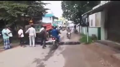 ஊத்தங்கரை: கல்லாவி பொதுமக்களின் நீண்ட நாள் கோரிக்கை நிறைவேற்றம் அரசு பள்ளி முன்பு வேகத்தடை அமைக்கும் பணி தீவிரம்