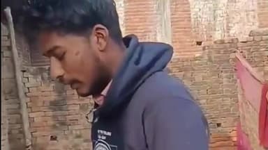 अमरोहा: अमरोहा पुलिस की तानाशाही, पपसरा पुलिस चौकी के पुलिसकर्मियों पर युवकों को पीटने का आरोप, वीडियो हुआ वायरल