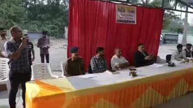 કોડીનાર: જીલ્લા કલેક્ટરની અધ્યક્ષતામા કોડીનારના બરડા ગામે રાત્રીસભા યોજાઈ તાત્કાલિક પ્રાથમીક જરુરીયાતની ગ્રાન્ટ ફાળવાઈ