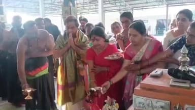 నిర్మల్: జిల్లా కేంద్రంలోని మల్లన్న గుట్ట హరిహర క్షేత్రం అయ్యప్ప ఆలయంలో వైభవంగా అయ్యప్ప ఆరట్టు మహోత్సవం