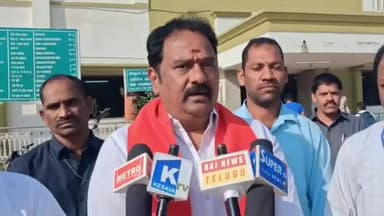 కామారెడ్డి: కామారెడ్డి రైల్వే స్టేషన్ పునరుద్ధరణ పనులను పరిశీలన, నాణ్యత లోపం లేకుండా వేగవంతంగా పూర్తి చేయాలి : ఎమ్మెల్యే వెంకటరమణారె