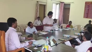 ಶೋರಾಪುರ: ರಾಷ್ಟ್ರೀಯ ಪಲ್ಸ್ ಪೋಲಿಯೋ ಅಭಿಯಾನ ನಗರದ ತಹಸಿಲ್ದಾರ್ ಕಚೇರಿಯಲ್ಲಿ ಪೂರ್ವಭಾವಿ ಸಭೆ