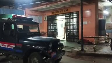 ललितपुर: घरेलू पारिवारिक विवाद में छोटे भाई ने पिता और बड़े भाई के साथ की गाली-गलौज व मारपीट, लाया गया जिला अस्पताल