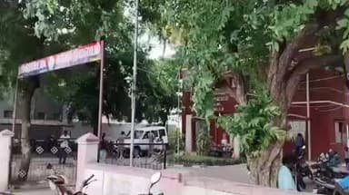 ராசிபுரம்: மெட்டாலா கோரையாறு பகுதியில் கருவில் இருக்கும் பாலினத்தை சொன்ன செவிலியர்கள் கைது செய்யப்பட்டனர்