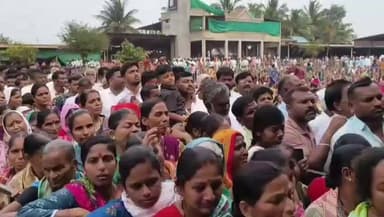 ರಬಕವಿ-ಬನಹಟ್ಟಿ: ಬಂಡಿಗಣಿ ಗ್ರಾಮದಲ್ಲಿ ಲಿಂಗೈಕ್ಯ ಶ್ರೀ ದಾನೇಶ್ವರ ಶ್ರೀಗಳ ಪಾರ್ಥೀವ ಶರೀರದ ಅಂತಿಮ ದರ್ಶನ ಪಡೆದ ಭಕ್ತ ಸಮೂಹ