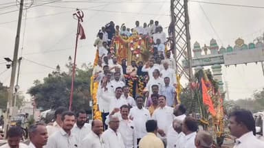 శింగనమల: బుక్కరాయసముద్రం మండల కేంద్రంలోని డాక్టర్ బి.ఆర్ అంబేద్కర్ 69 వర్ధంతి వేడుకల్లో పాల్గొన్న సమన్వయకర్త మాజీ మంత్రి శైలజనాథ్